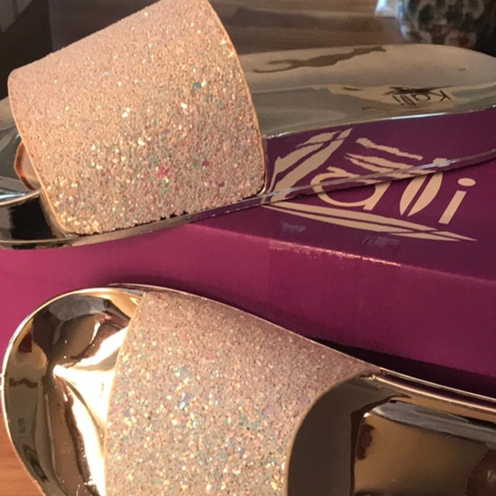 KALI GLITTER SHINEY BAND SLIP-ON SZ 8